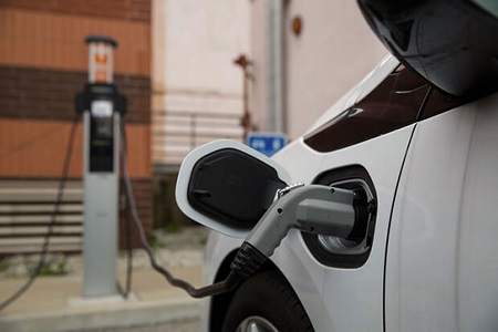 Aumentan las ventas de vehículos electrificados, híbridos y de gas