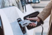 Las ventas de vehículos electrificados, híbridos y de gas suben un 91 por ciento en mayo