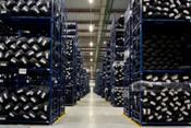 El almacén central de Nex mueve 2 millones de neumáticos en un año