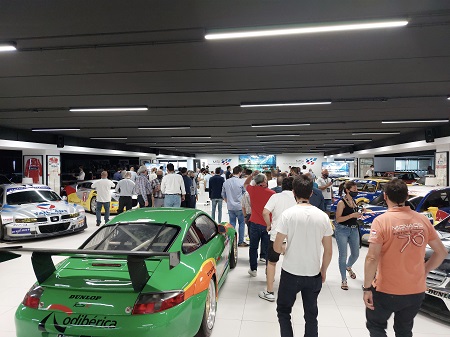 Visita al Motor Sport Institute