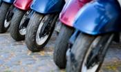 Un neumático de moto a medio usar evacúa un 50 por ciento menos de agua