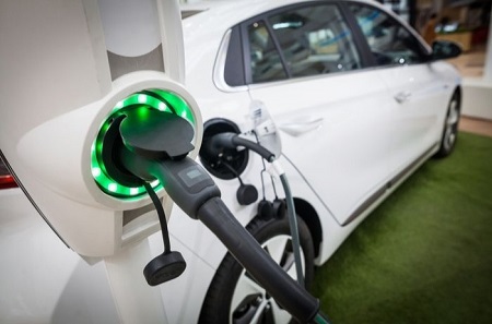 Los turismos electrificados han alcanzado una cuota superior al 10%