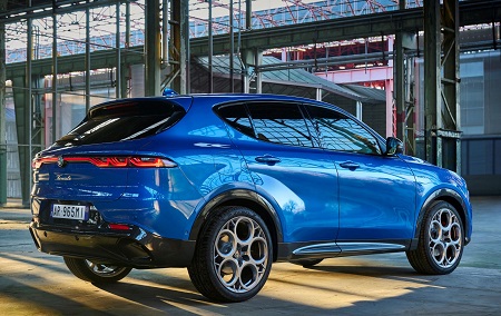 Alfa Romeo Tonale con Pirelli P Zero