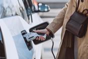 Las matriculaciones de vehículos electrificados, híbridos y de gas crecen en febrero