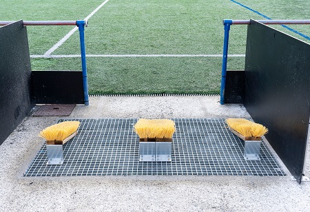 Campo de fútbol con medidas para evitar liberar microplásticos