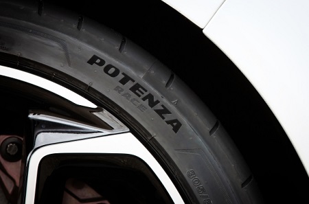 Bridgestone lanza Potenza Race