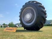 Continental triunfa en el Tour de Francia 2022 con un neumático agrícola hinchable gigante