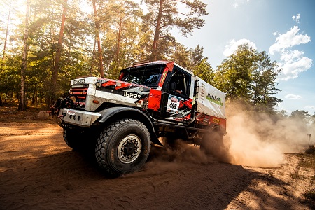 Mercedes 1622 800HP modificado del Truck Team Holten patrocinado por Giti