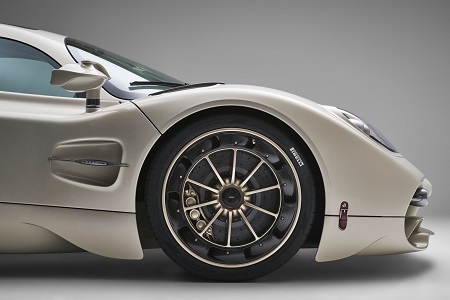 P Zero Corsa del Pagani Utopia