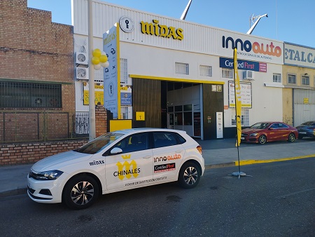 Se ubica en la Avenida de Chinales, 4 (Polígono Industrial Chinales)