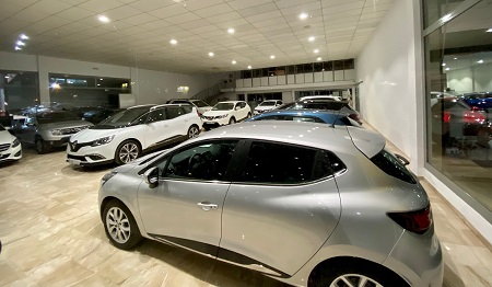 Los coches de más de 5 años pasan de un 28% en 2021 a un 41% este año