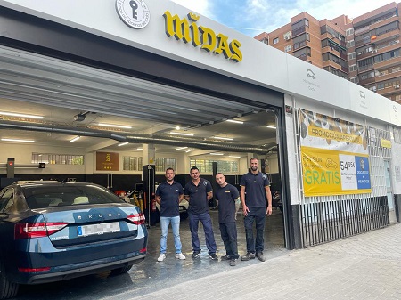 Situado en C/ Los Yébenes, 251
