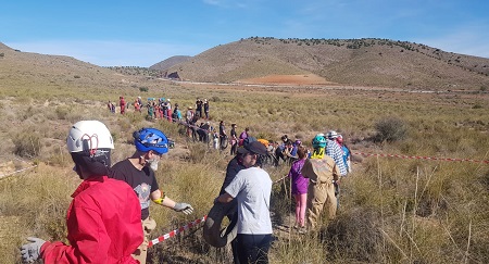 Más de 100 voluntarios participaron en la limpieza de una antigua mina de hierro