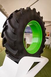 Bridgestone lanza el nuevo neumático agrícola VX-R TRACTOR