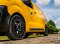 Equipará una flota de 40 furgonetas con ruedas no neumáticas Michelin UPTIS 