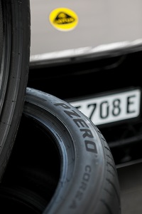 P Zero y P Zero Corsa para el Lotus Eletre