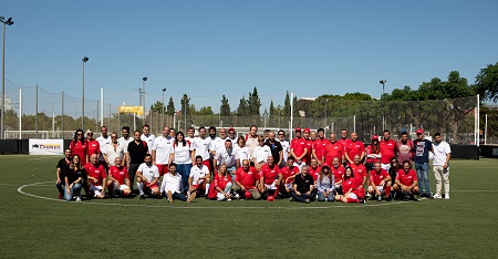 Partido amistoso de fútbol en la Ciudad Deportiva del Valencia