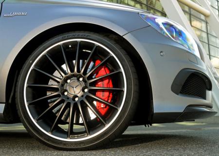 Mercedes A45 AMG con Dunlop Sport Maxx RT